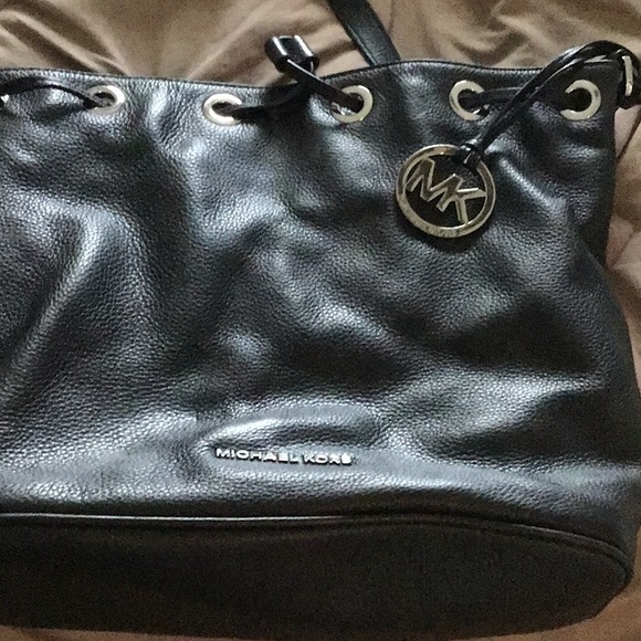 Purses - Picture 2 of 4